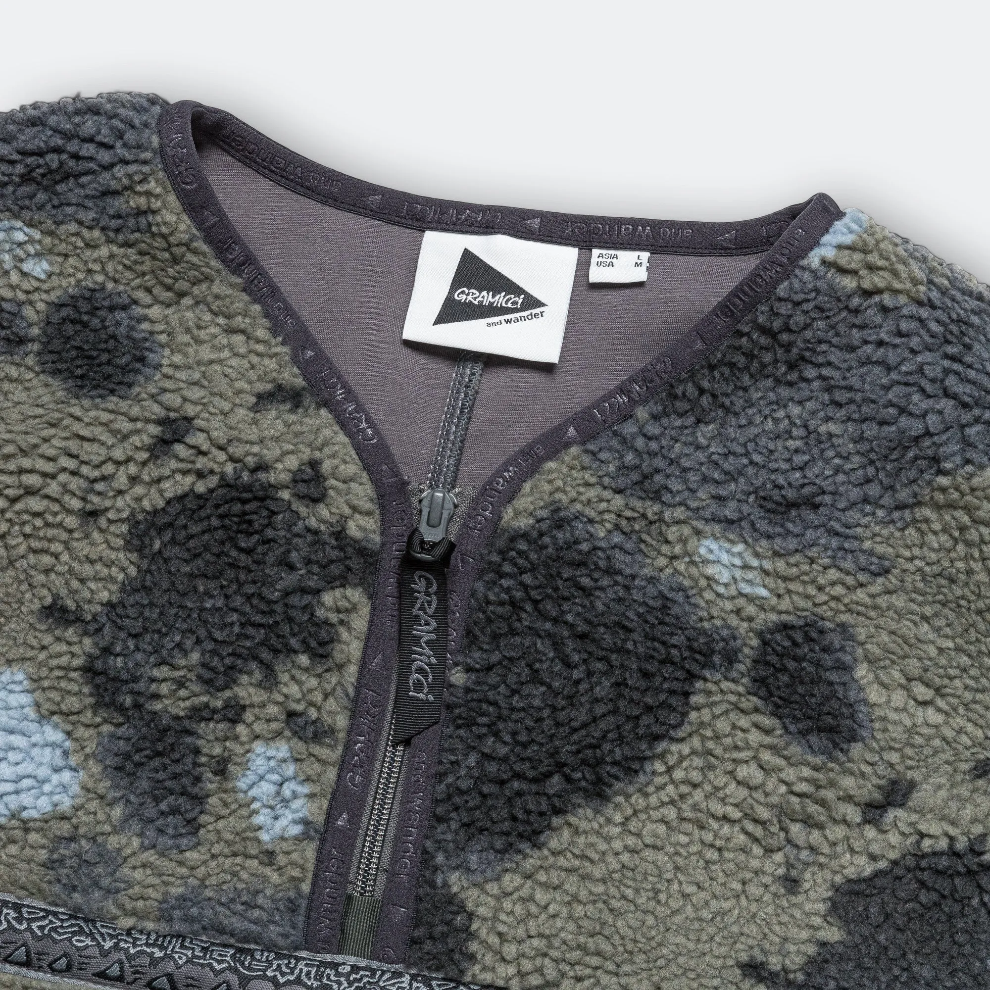 JQ Tape Fleece Vest x and wander - Camo