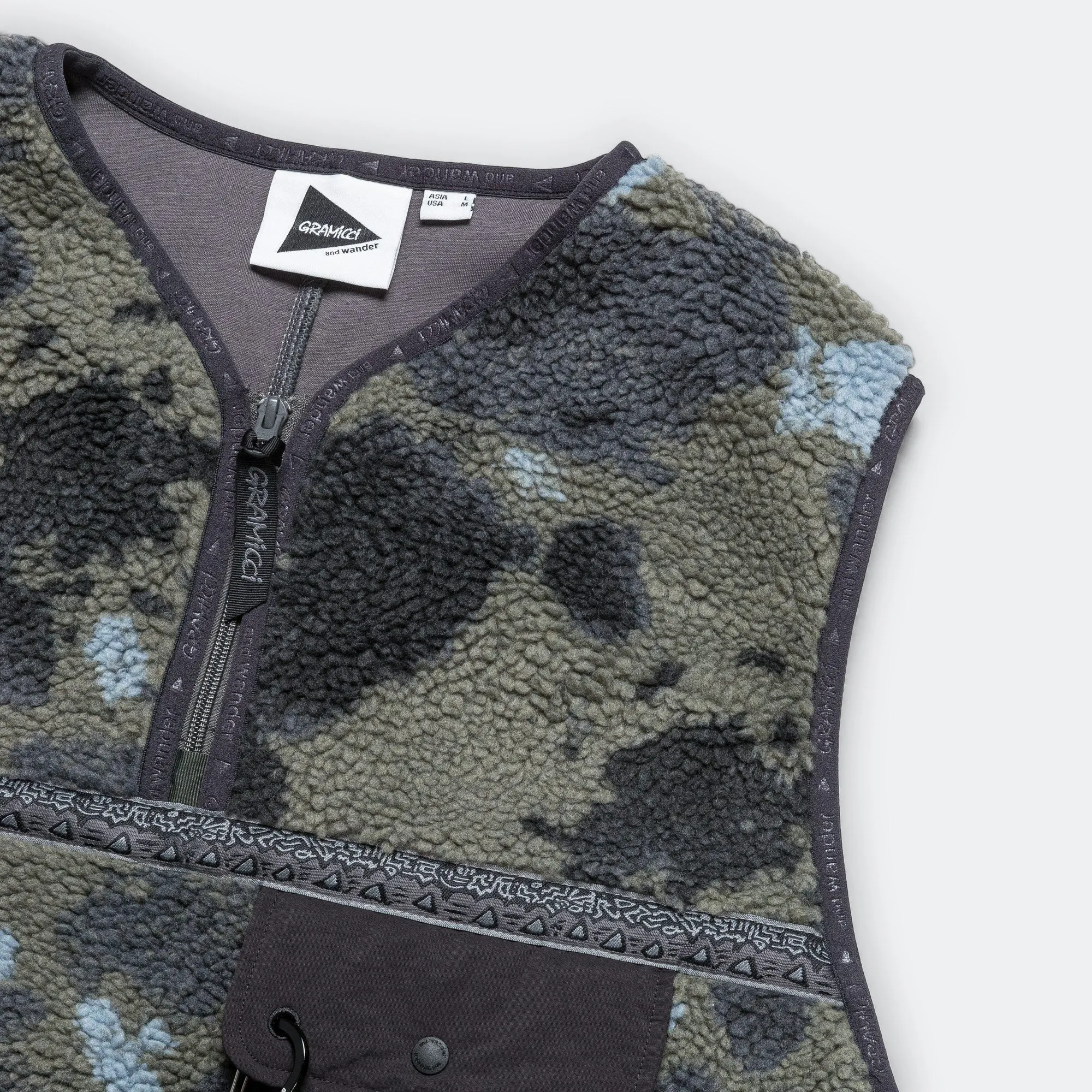 JQ Tape Fleece Vest x and wander - Camo