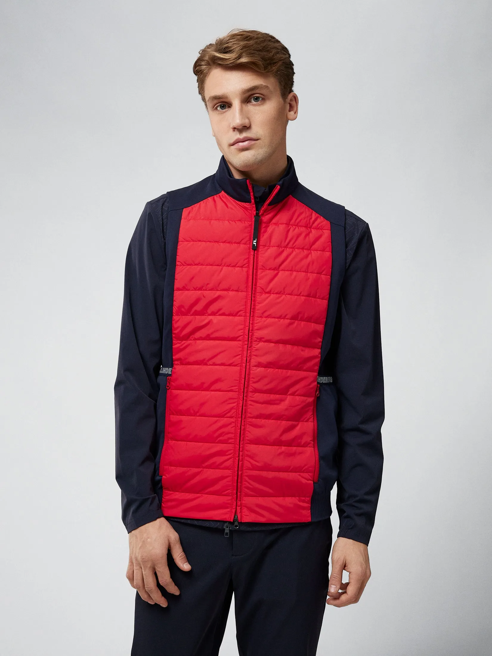 Kenny Hybrid Vest / Barbados Cherry