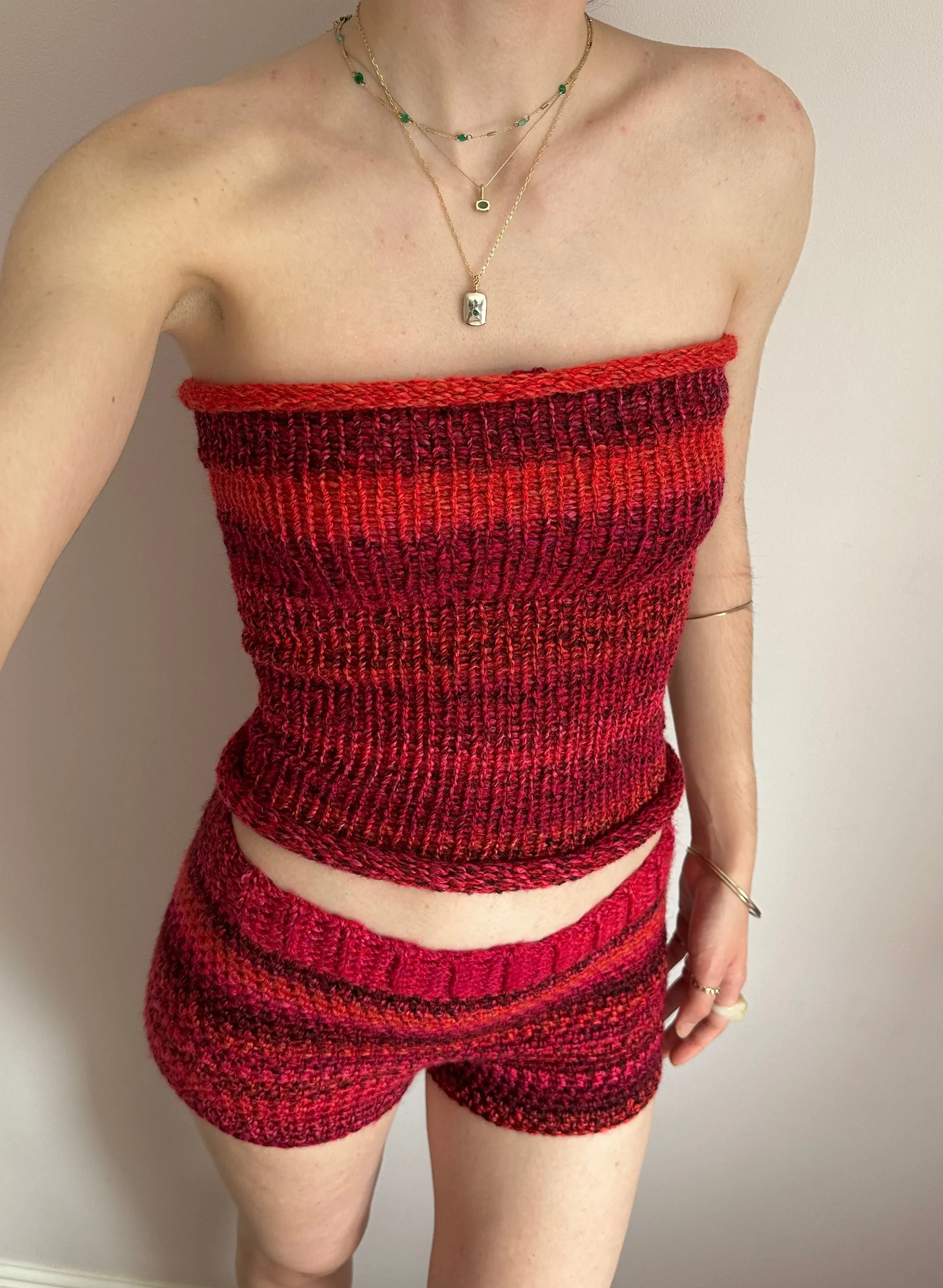 Matching set: ombré red striped crochet shorts and knit bandeau top