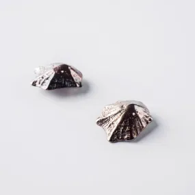 Rock limpet - stud earrings - silver 925 - rainbow patina