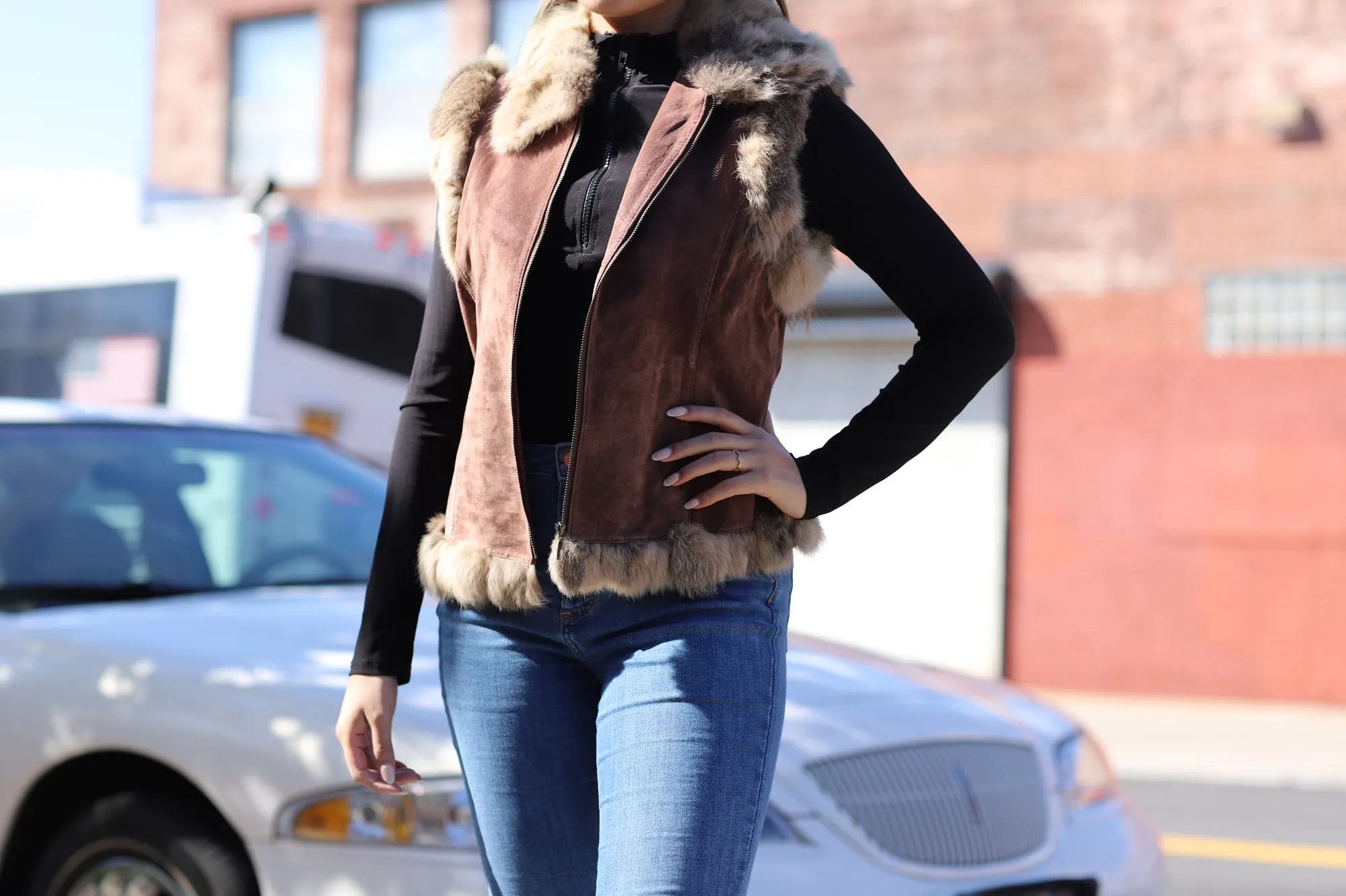 Suede Leather Vest w/ Fur Trim - Brown