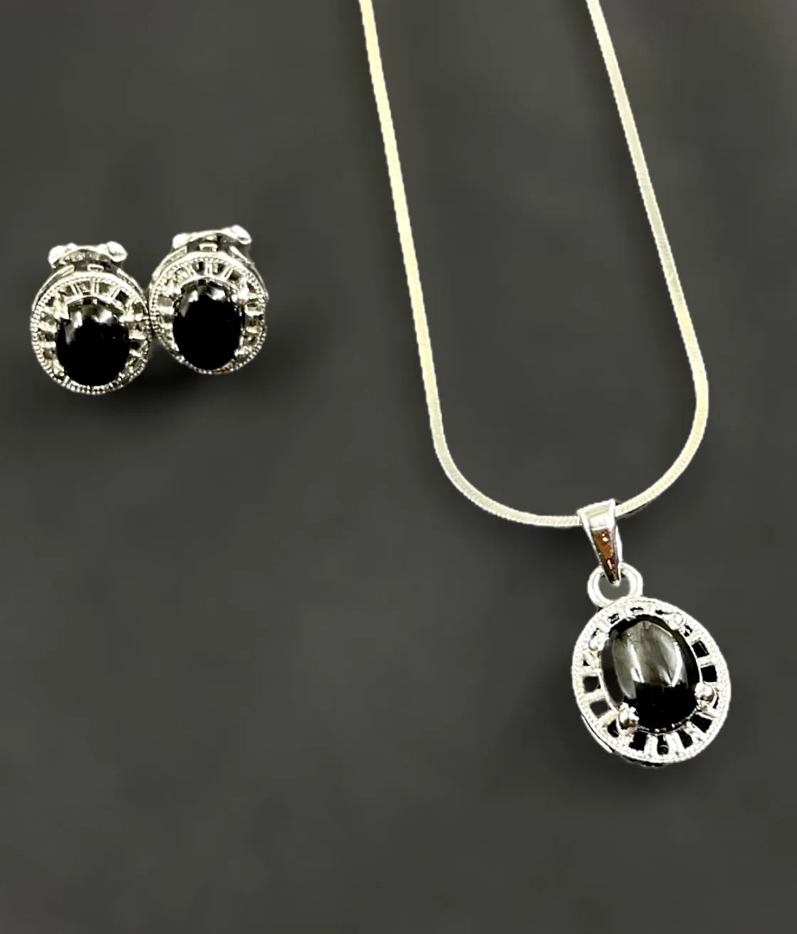 The Azvaya Silver Pendant Set