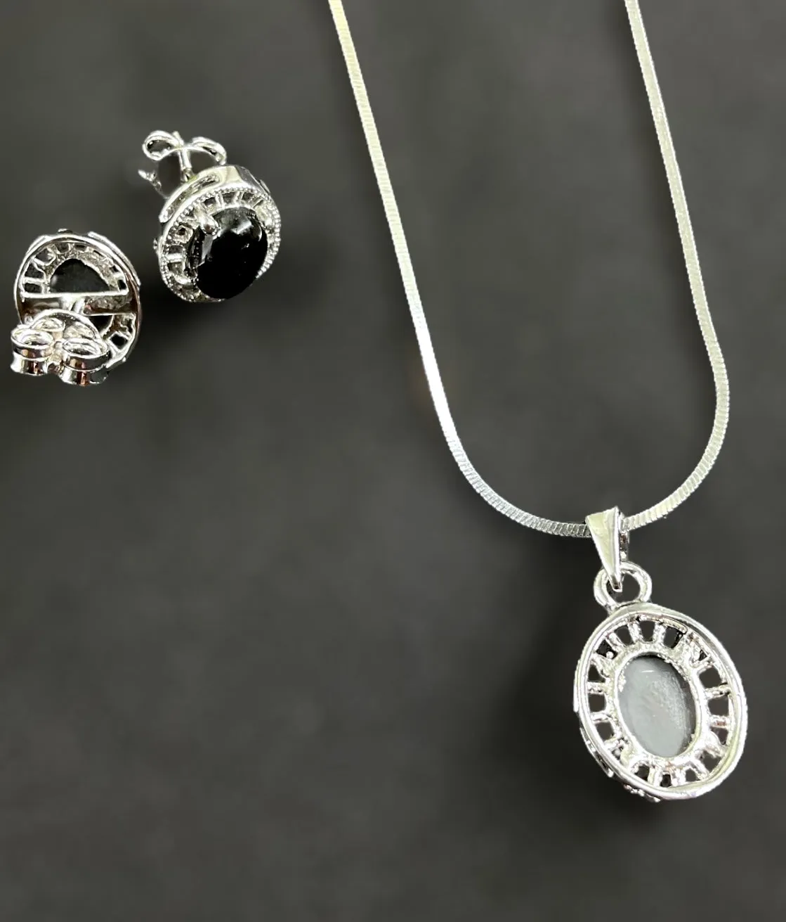 The Azvaya Silver Pendant Set