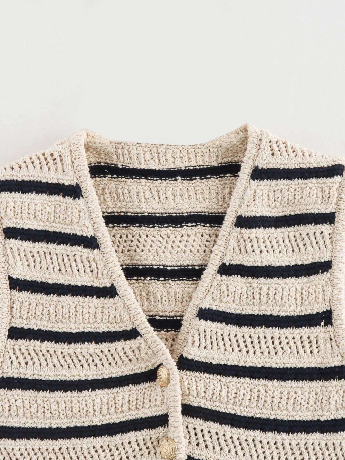 V-neck striped knitted Cardigan vest